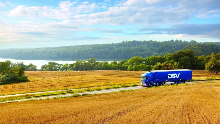 Travelling truck